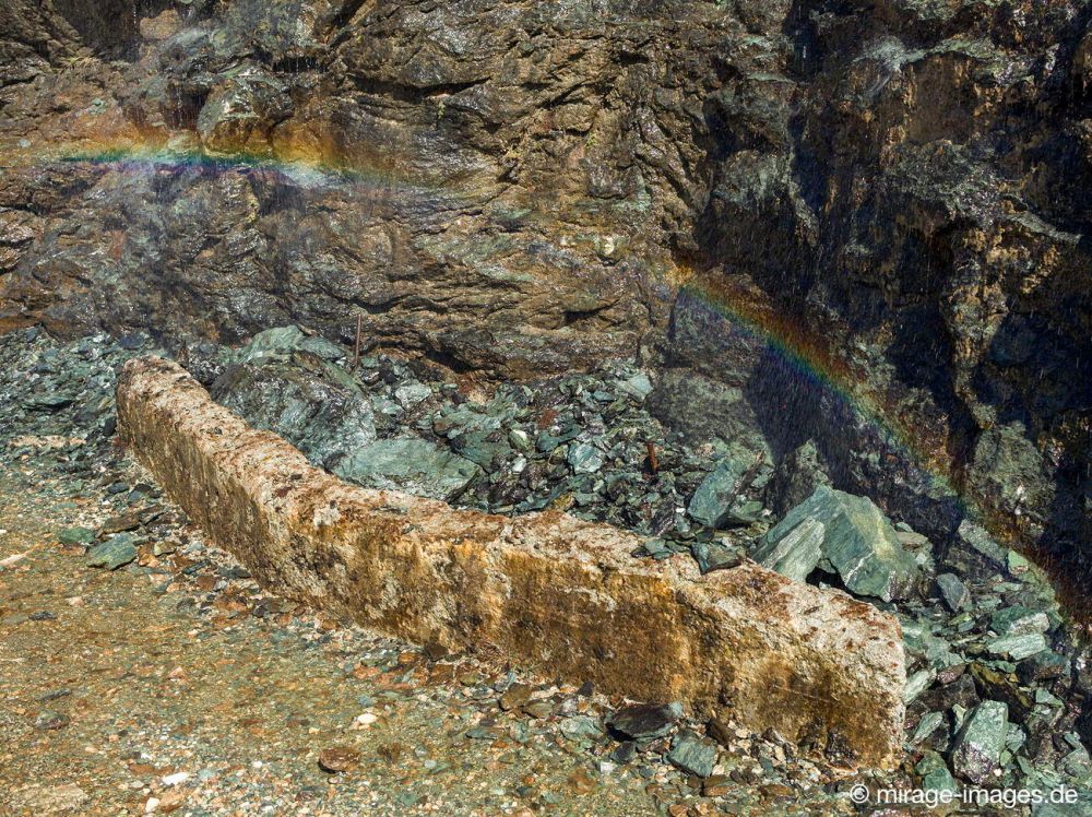 Regenbogen Wasserfall
Lac de Moiry
Schlüsselwörter: Regenbogen Felsen Wasser grÃ¼n Wasserstelle frisch sauber rein unberÃ¼hrt natÃ¼rlich 