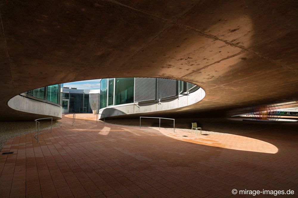 Rolex Learning Center EPFL
Lausanne
Schlüsselwörter: Architektur futuristisch UniversitÃ¤t kreativ KreativitÃ¤t Zukunft modern Avantgarde avantgardistisch exklusiv Jugend urban lifestyle Kultur lernen Investitition Kazuyo Sejima Ryue Nishizawa Architekt Vision revolutionÃ¤r