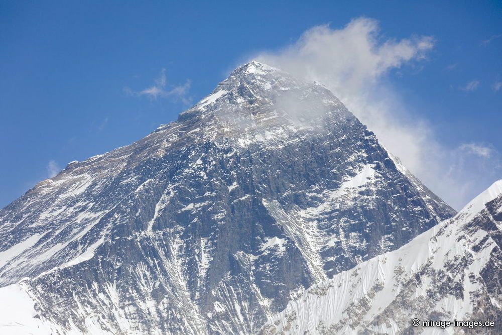 Mount Everest 8850m
Renjo La Pass 
